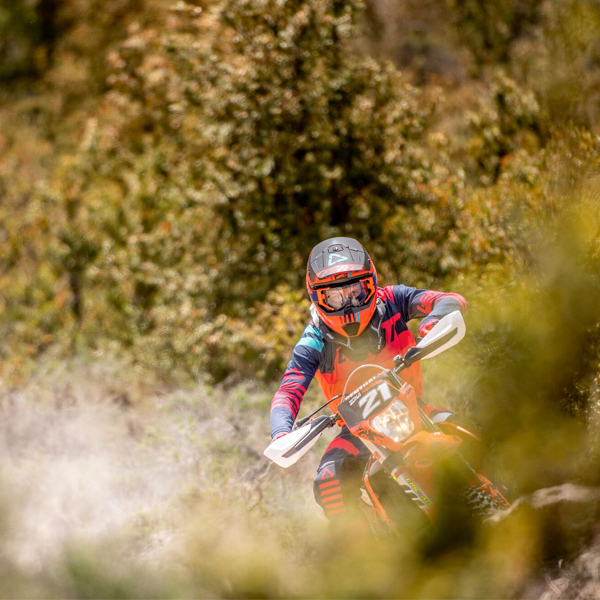 Leatt GPX 3.5 шлем кроссовый, оранжевый Leatt GPX 3.5 шлем кроссовый, оранжевый
