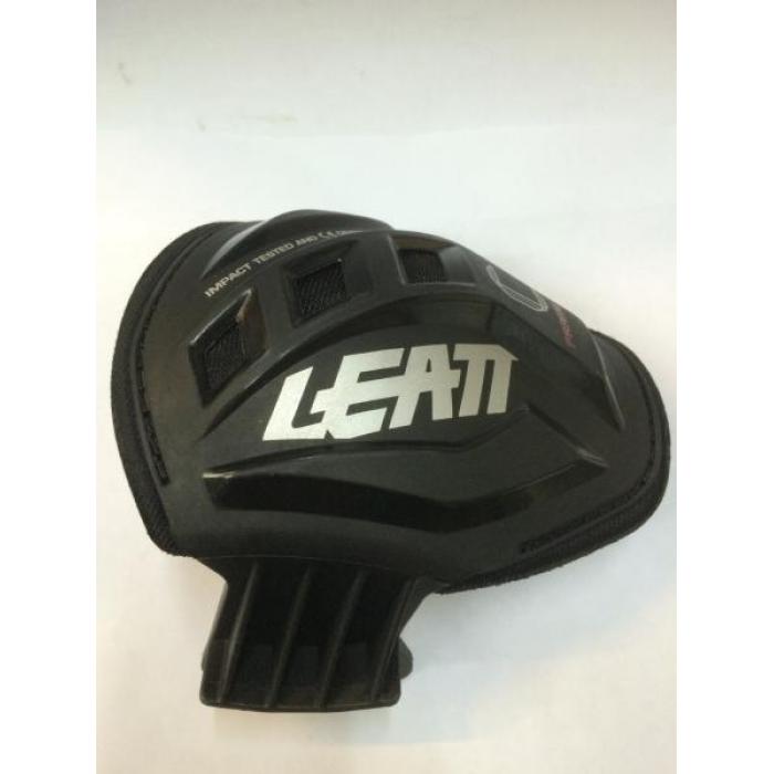 Leatt C-Frame Carbon чашка для наколенника, черный, правая