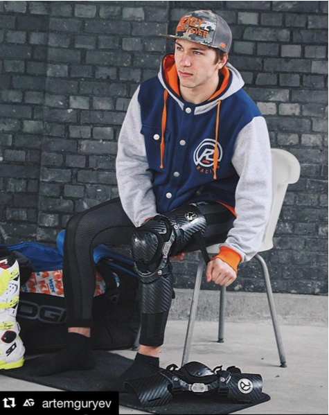 Yami Customs брейс карбоновый, левый