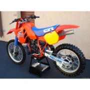 Honda CR500R 1985 года: Первая «водянка» для открытого класса