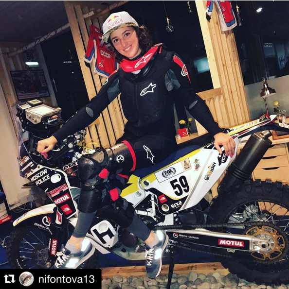 Yami Customs брейс карбоновый, левый