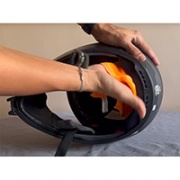 Уход за экипировкой: как чистить мотошлем и линзы для кроссовых масок