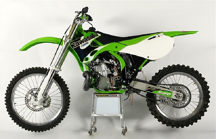 Kawasaki KX250 2001.jpg Kawasaki KX250 2001.jpg