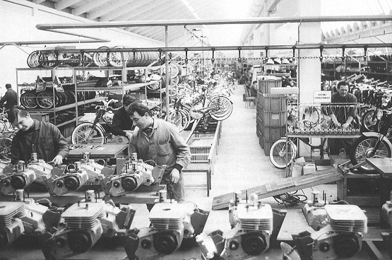 1970 завод KTM.jpg 1970 завод.jpg