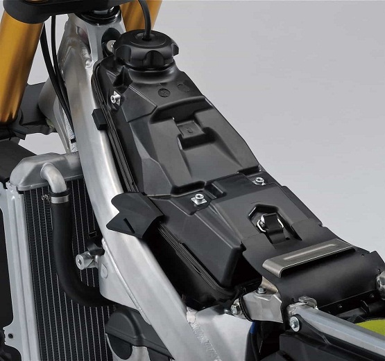 2018-Suzuki-RM-Z450-8.jpg 2018-Suzuki-RM-Z450-8.jpg
