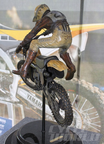 1989 works Suzuki RM250-10.jpg