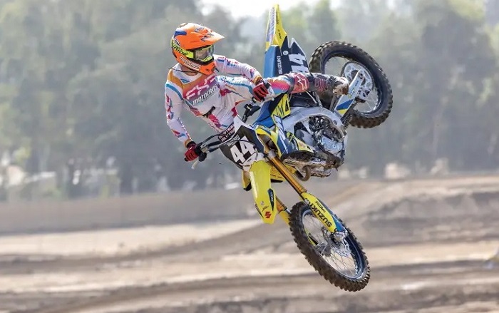 Тест Suzuki RM-Z250 2025.jpg Тест Suzuki RM-Z250 2025.jpg