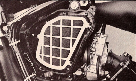 1982 Suzuki RM250Z-8.jpg