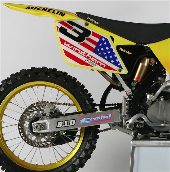 2001 Factory Suzuki RM250 Кевина Виндама-7.jpg 2001 Factory Suzuki RM250 Кевина Виндама-7.jpg