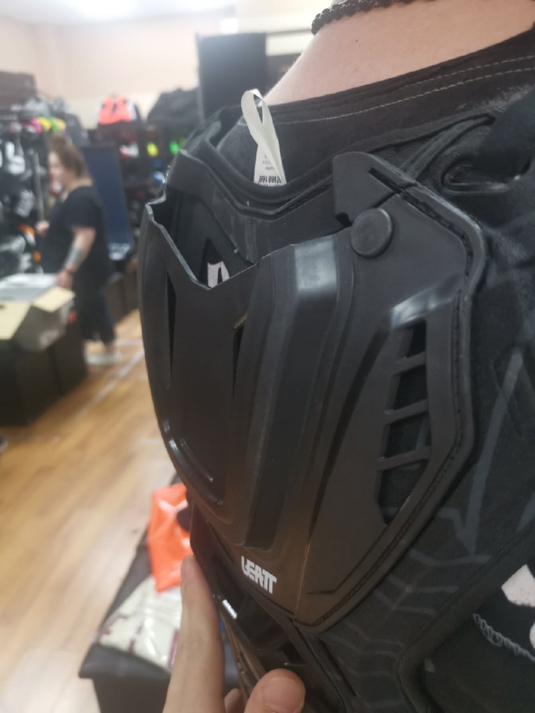 Leatt55.jpg Leatt55.jpg