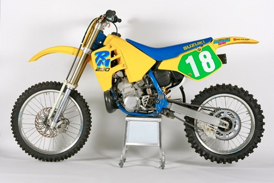 1989 works Suzuki RM250.jpg