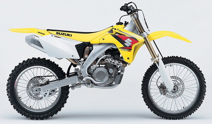 Suzuki RM-Z450 2005.jpg Suzuki RM-Z450 2005.jpg