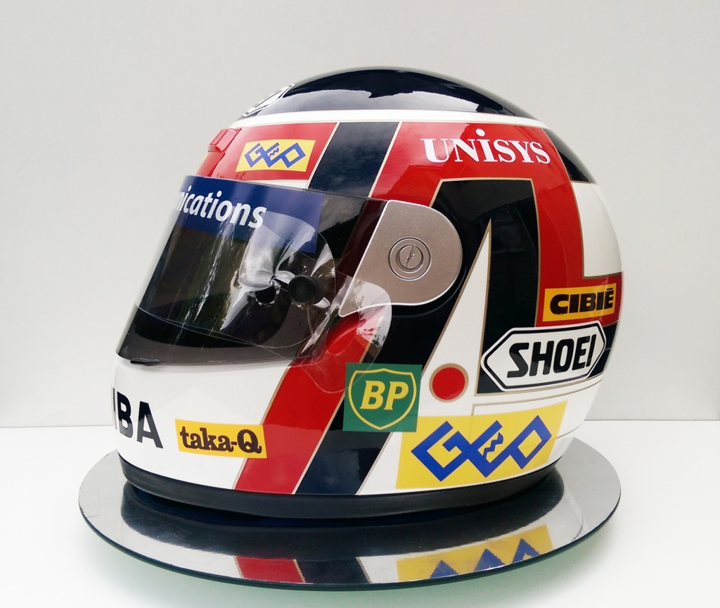 Шлем Shoei GRV Aguri Suzuki.jpg Шлем Shoei GRV Aguri Suzuki.jpg