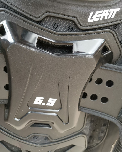 Leatt Body Protector 5.5 моточерепаха, черный (б/у)
