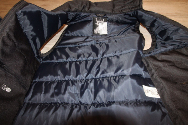 Blind Pigeon жилет стеганный с косой молнией, черный