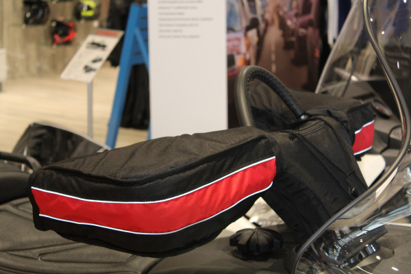 Мотокутюрье муфты на руль премиум, красно-черный