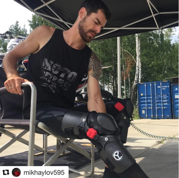 Yami Customs брейсы карбоновые по индивидуальным слепкам