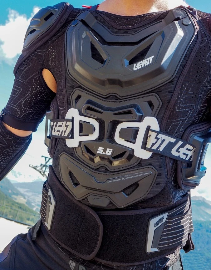 Leatt Body Protector 5.5 моточерепаха, черный