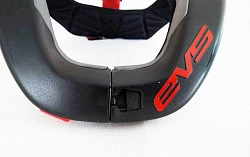 EVS R4 YOUTH защита шеи детская, черный (уценка)