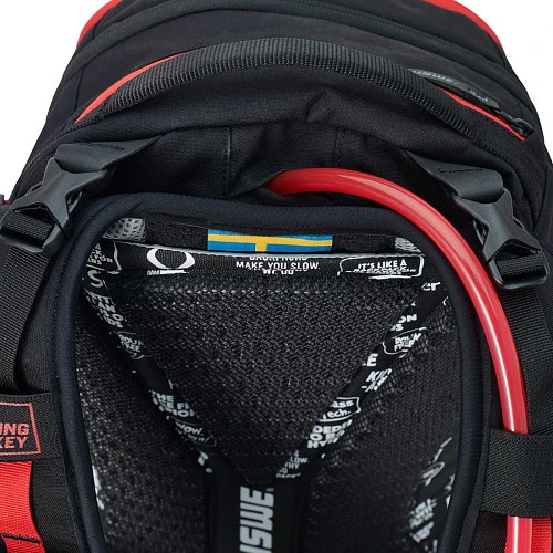USWE Core 16L Off-Road Daypack Black/Red рюкзак, черно-красный