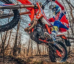 Forma Pilot Yellow/Fluo/White/Blue мотоботы