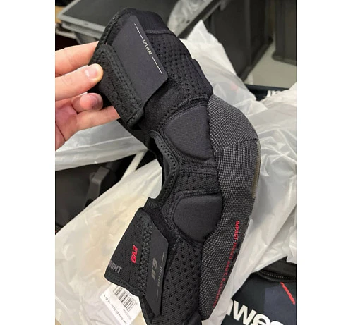 Leatt 3DF 5.0 Evo FastFit Black наколенники, черный