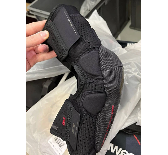 Leatt 3DF 5.0 Evo FastFit Black наколенники, черный