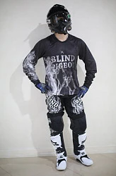 Blind Pigeon Smoke комплект, черно-серый