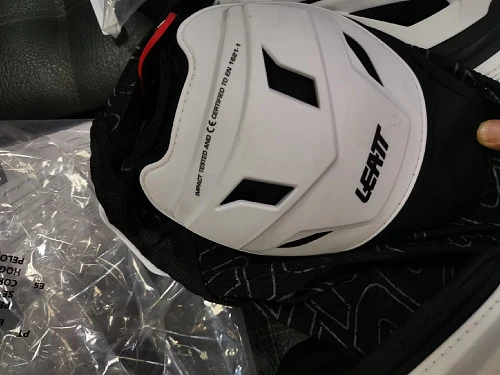 Leatt Body Protector 5.5 моточерепаха, белый (б/у)