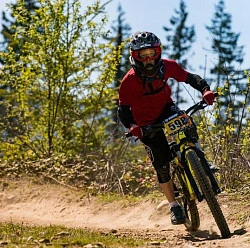 Atlas Brol 2019 защита шеи детская, красный (53-63 см)