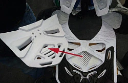 Fox Airframe Pro панцирь с плечами, черно-белый