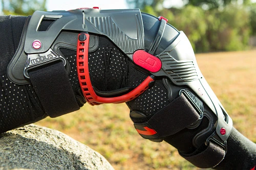 Mobius X8 Knee Brace наколенники, серо-черный