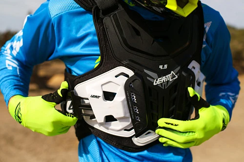 Leatt Chest Protector 4.5 панцирь, черный